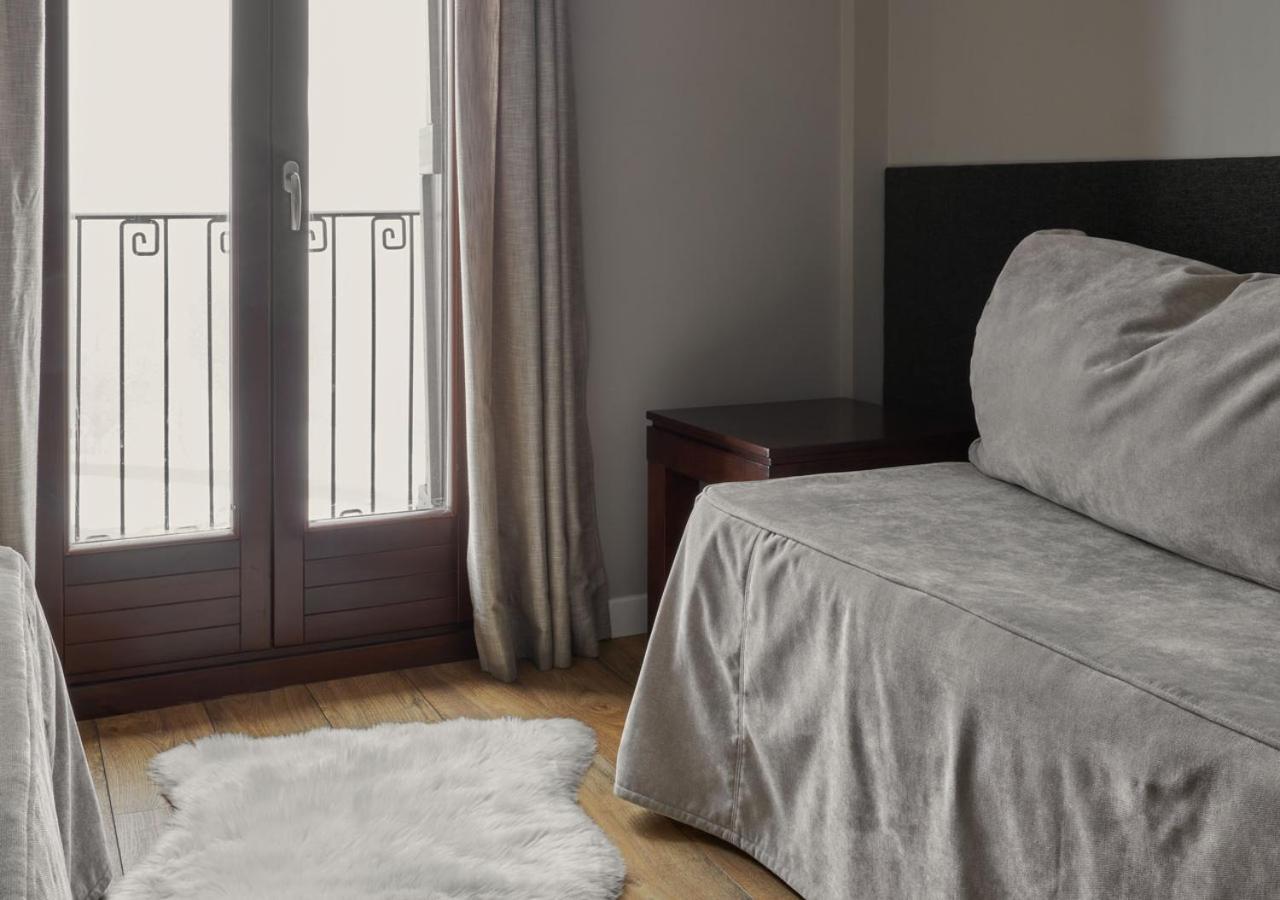 Apartahotel Tres Quinones Sallent de Gállego Εξωτερικό φωτογραφία