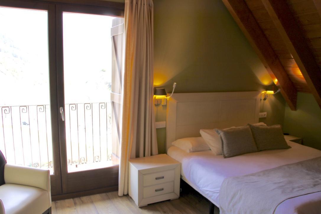 Apartahotel Tres Quinones Sallent de Gállego Εξωτερικό φωτογραφία