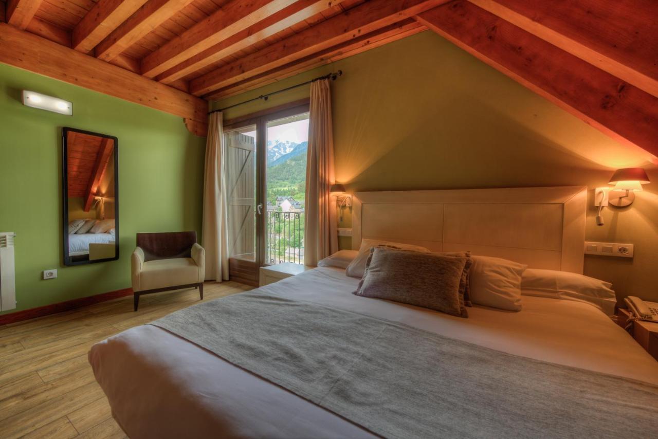Apartahotel Tres Quinones Sallent de Gállego Εξωτερικό φωτογραφία