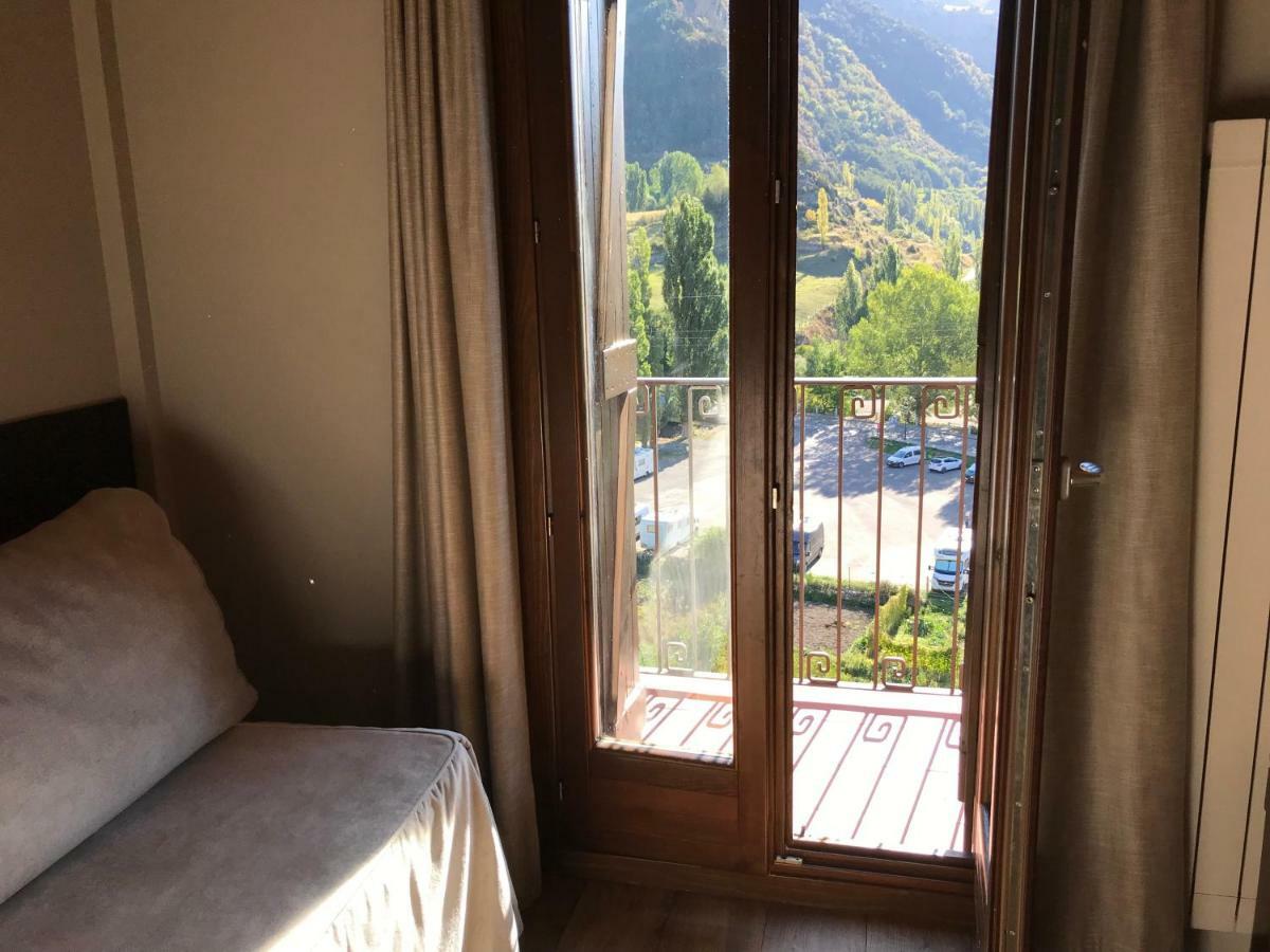 Apartahotel Tres Quinones Sallent de Gállego Εξωτερικό φωτογραφία